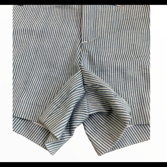 ALICE & OLIVIA Cady Clean PinStripe Shorts With Pockets Blue Size 2 - Picture 6 of 9